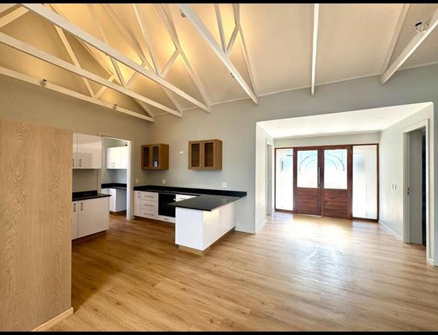 4 BEDROOM TOWNHOUSE FOR SALE IN FERNCLIFFE